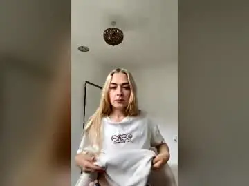 Missnatural2  live sex cam