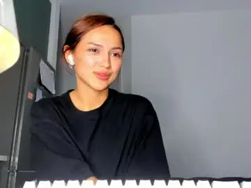 Sassynova  live sex cam
