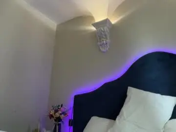 Sexy_misses19  live sex cam