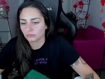 Valeriiemills  live sex cam