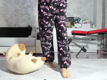 Desert2blosom  live sex cam