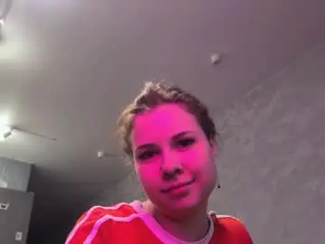 Lucieallender  live sex cam
