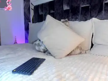 Naylagrey  live sex cam