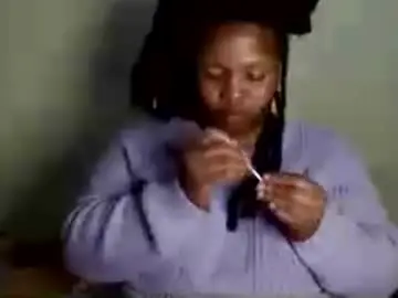 Queen2302  live sex cam