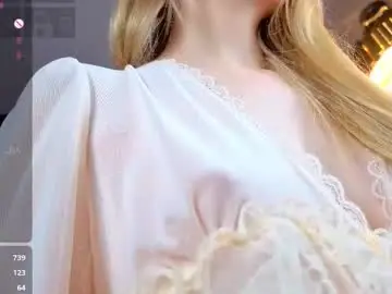 Riawoods  live sex cam