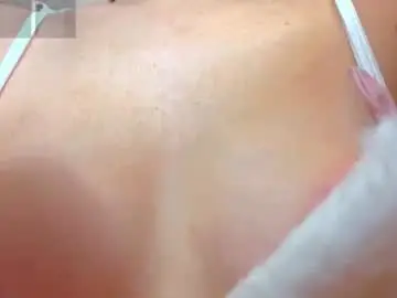 Riawoods  live sex cam