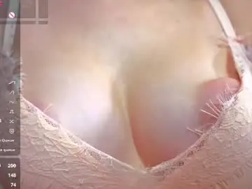 Riawoods  live sex cam