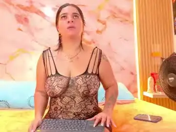 Siri_luxx  live sex cam