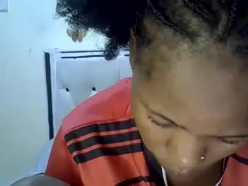 Deechic_2  live sex cam