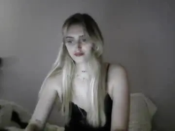 Kinkynicoless  live sex cam