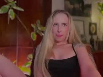 Lierie  live sex cam