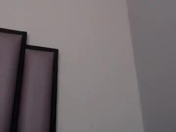 Lucy__23  live sex cam