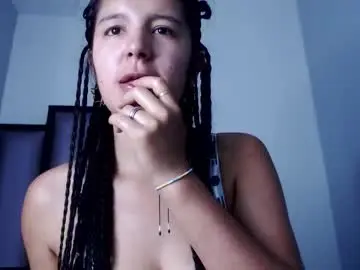 Lucy__23  live sex cam