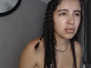 Lucy__23  live sex cam