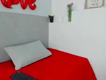 Lucy__23  live sex cam