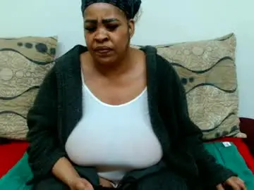 Maturedbootyqueen  live sex cam