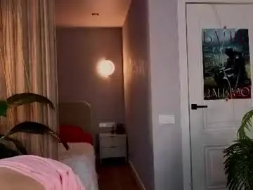 Naom1love  live sex cam