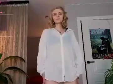 Naom1love  live sex cam