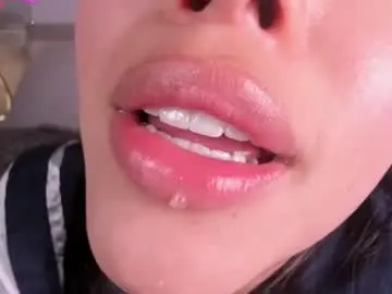 Thinysweet  live sex cam