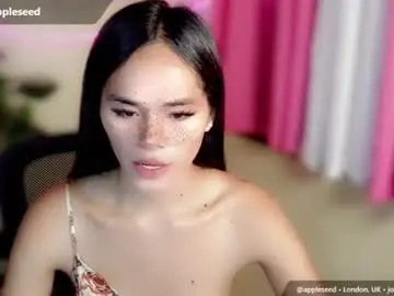 Urasian_prettyheart  live sex cam