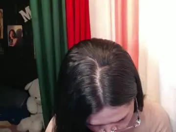 Your_twinkletoes18  live sex cam