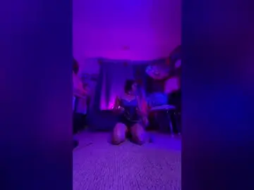 Kinkyfaerosalie  live sex cam