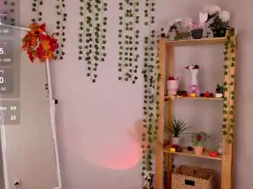 Lilcatalia  live sex cam