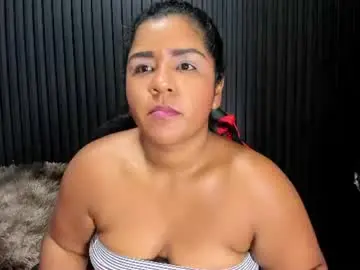 Mommy_huge_ass  live sex cam