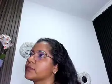 Mommy_huge_ass  live sex cam