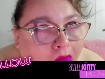Sweetkiitty3  live sex cam