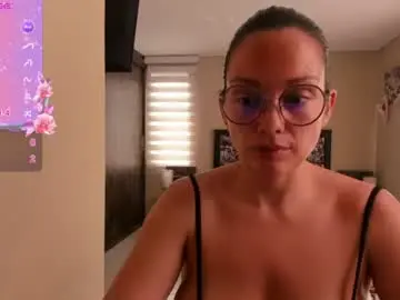 Anabel_25  live sex cam