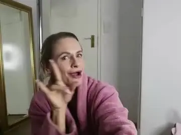 Gymbunnie  live sex cam