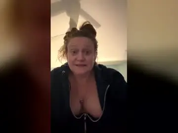 Kellilyn10  live sex cam