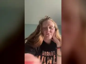 Kellilyn10  live sex cam