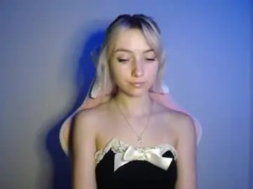 Luciacam20  live sex cam