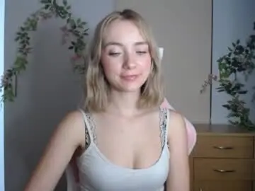 Luciacam20  live sex cam