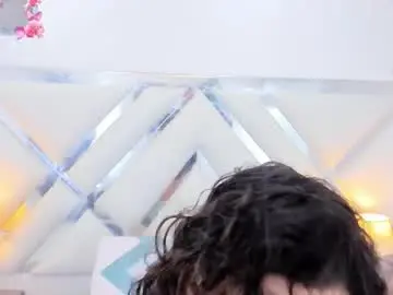 Selenareyess  live sex cam