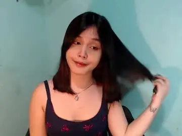 Urpinay_pia  live sex cam