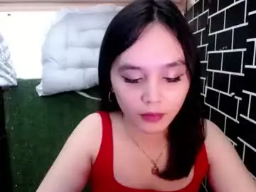 Urpinay_pia  live sex cam