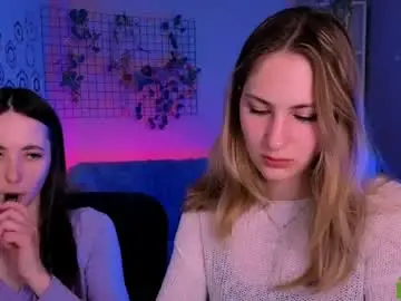 Bella_dorn  live sex cam