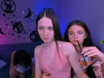 Bella_dorn  live sex cam