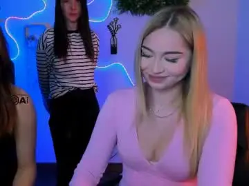Bella_dorn  live sex cam