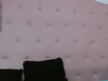 Tinisweet  live sex cam