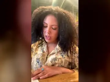 Lolabanks_xo  live sex cam