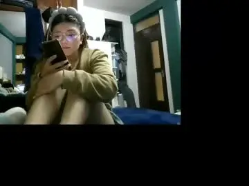 Luu_bonit  live sex cam