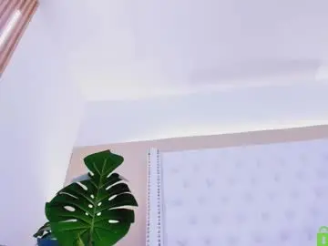 Mackenzie_17  live sex cam