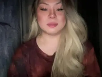 Sexy_and_iknewit  live sex cam