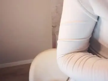 Yerquinney  live sex cam