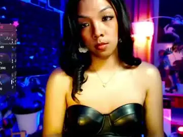 Louisassy  live sex cam