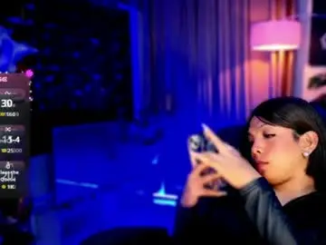 Louisassy  live sex cam